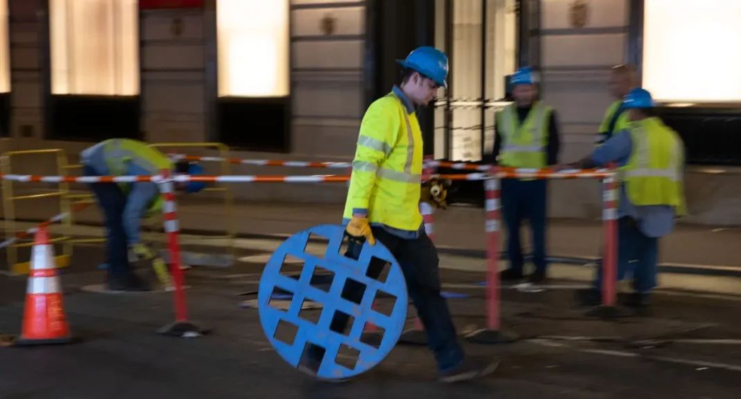Woman Dies After Falling Into an Open Manhole in Midtown Manhattan