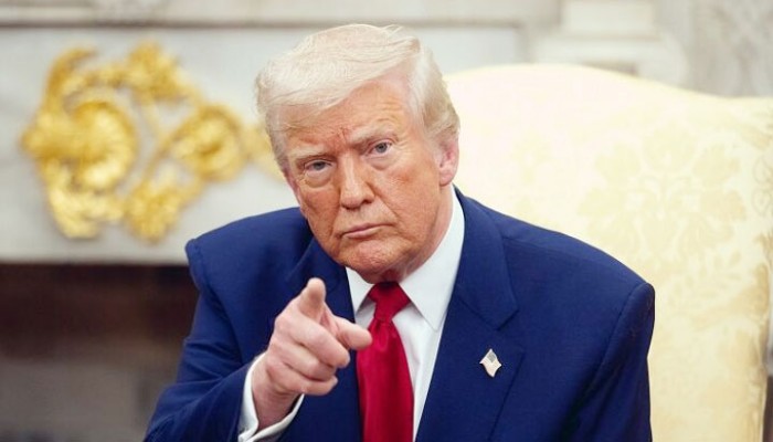 Trump Signals Possible Regime Change in Iran Amid Ongoing Talks
