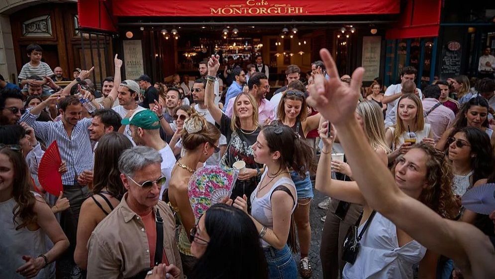 Alcohol Banned at Some French Music Festival Events Amid Severe Heatwave