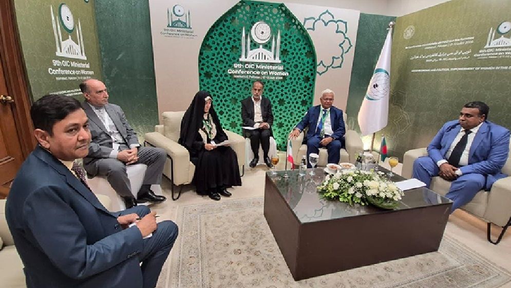 Bangladesh Minister Meets Iranian VP on Sidelines of OIC Conference