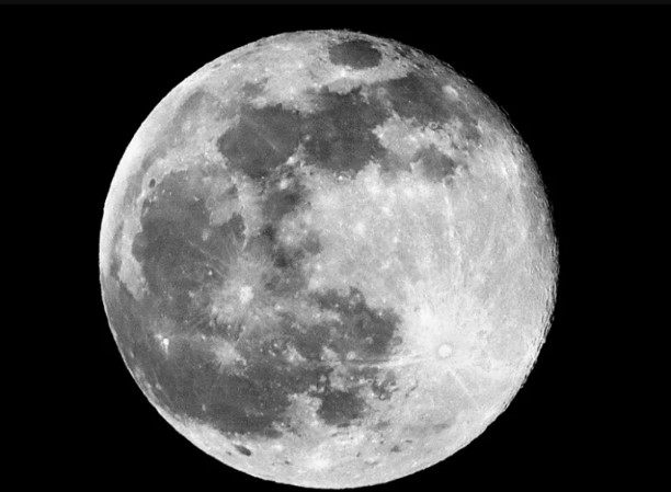 Three-ton TNT-equivalent impact expected on Moon August 5, but Earth faces no risk