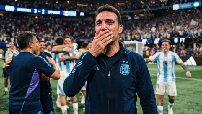 Argentina Players Urge Lionel Scaloni to Stay Amid Contract Uncertainty