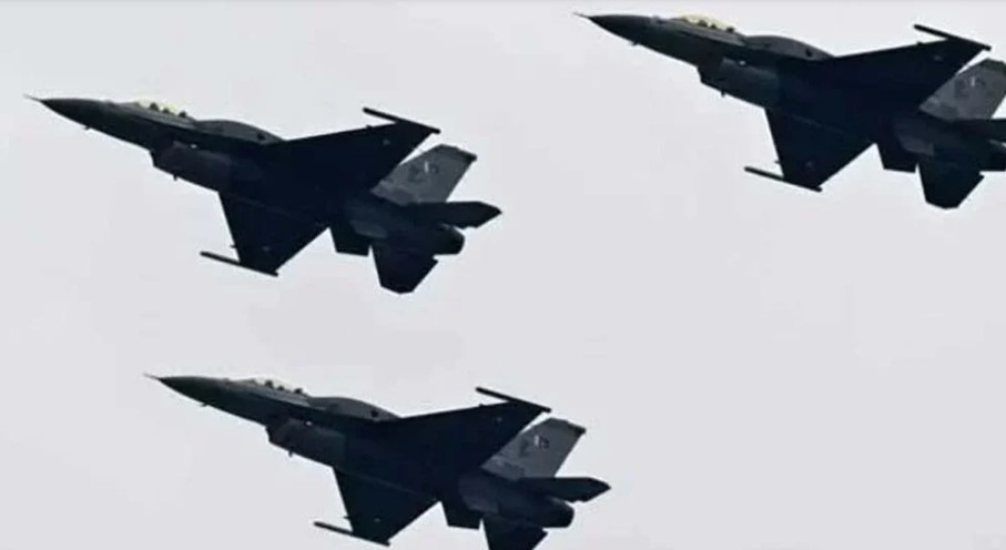 Pakistan Carries Out Air and Drone Strikes on 10 Locations in Afghanistan
