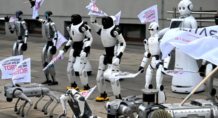 Robots Take to the Streets in Poland, Protest for AI Regulation