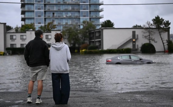 NYC Braces for Major Flooding, Power Outages as Nor’easter Intensifies